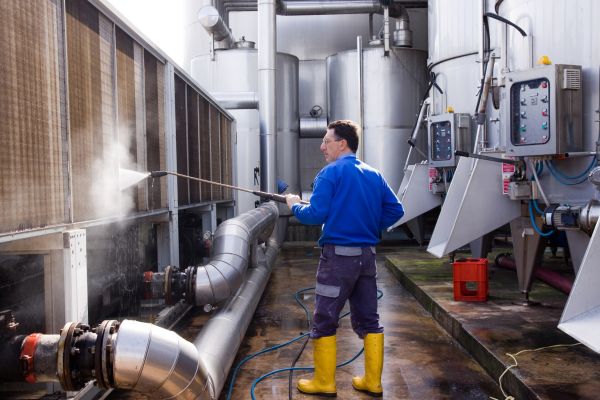 Business Pressure Washing in West Des Moines